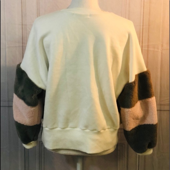 Colorblock Sweatshirt - Picture 7 of 9